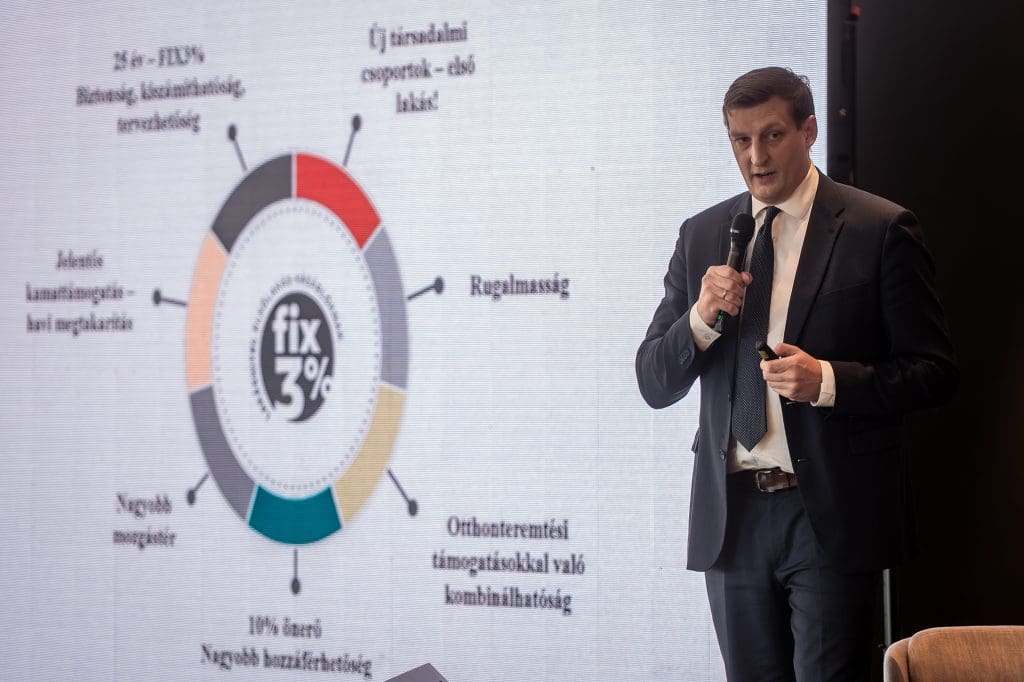 Az otthon start program eddigi eredményeit ismerteti az államtitkár egy kördiagram segítségével.