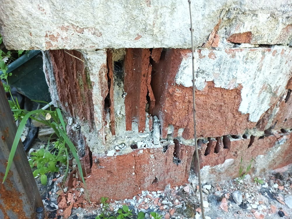 Fagyáskár a téglán