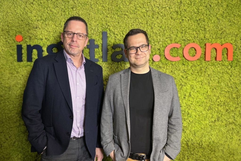 Nagy Viktor (Indotek Group, balra) és Balogh László (ingatlan.com, jobbra) az ingatlan.com podcast studiójában.