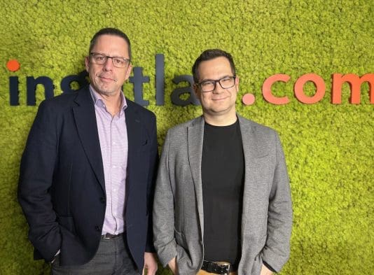 Nagy Viktor (Indotek Group, balra) és Balogh László (ingatlan.com, jobbra) az ingatlan.com podcast studiójában.