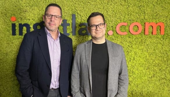 Nagy Viktor (Indotek Group, balra) és Balogh László (ingatlan.com, jobbra) az ingatlan.com podcast studiójában.