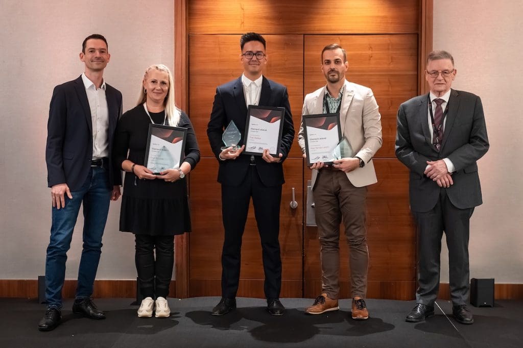 A Kelet-Magyarország kategória győztesei az iCompass díjátadón.
