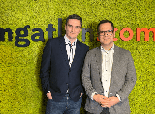 Szűcs Attila és Balogh László az ingatlan.com stúdiójában