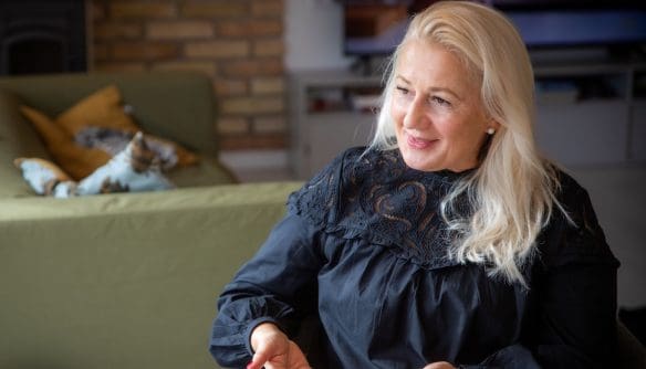 Enyedi Csilla ingatlanközvetítő portréja.