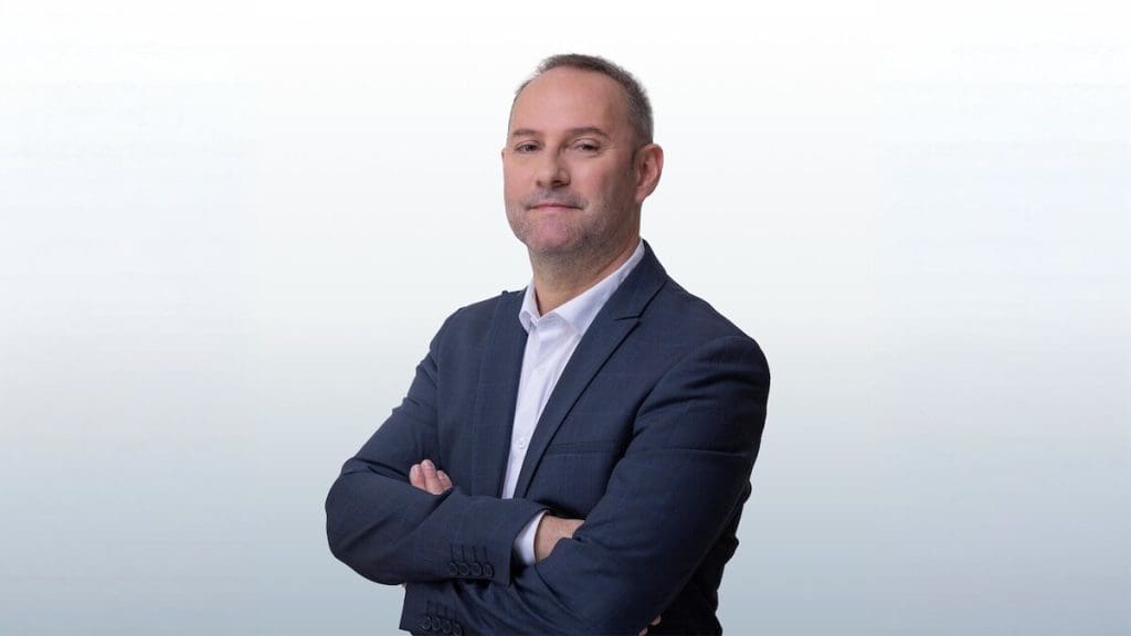 Nagy Roland, Kecskemét környékén tevékenykedő ingatlanközvetítő portréja.