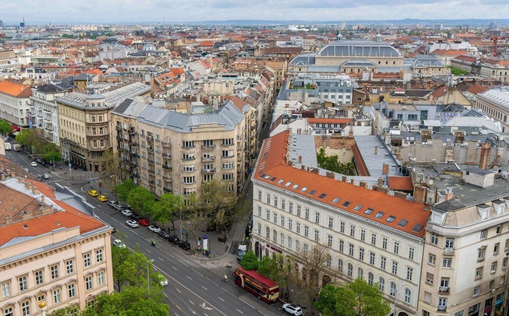 A képen Budapest belvárosa látható.