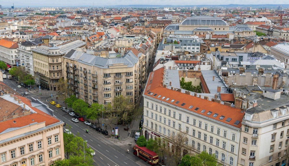 A képen Budapest belvárosa látható.