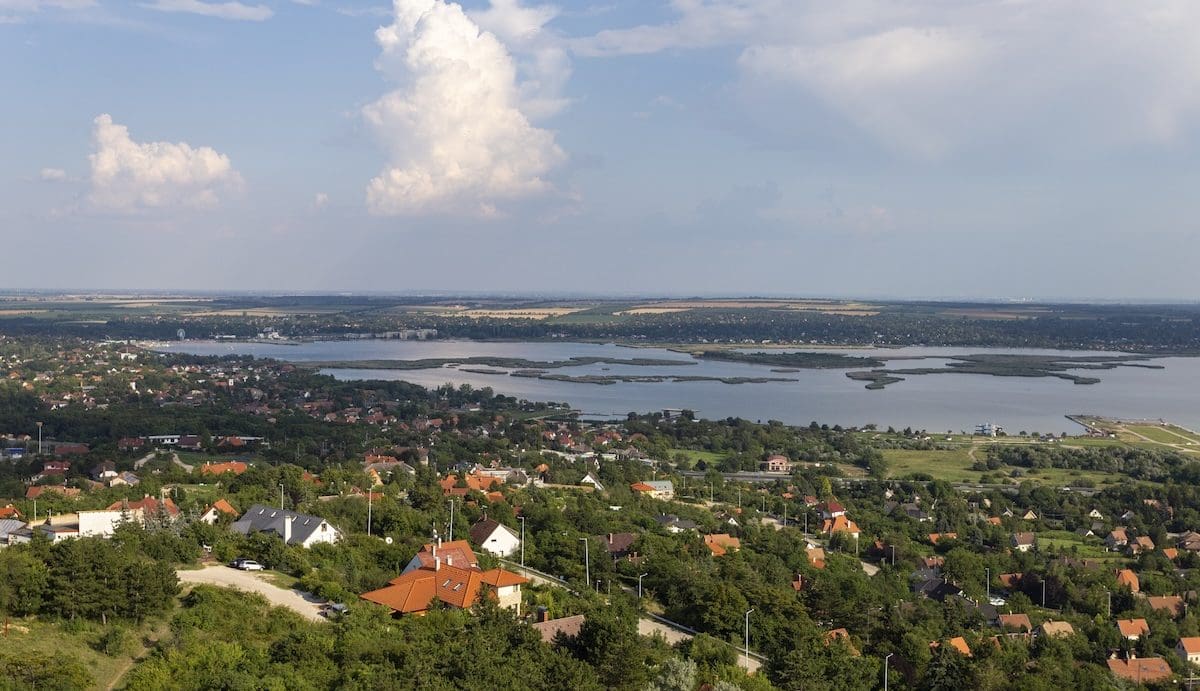 A Velencei-tó madártávlatból
